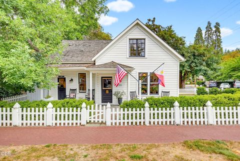 Photo of 135 S 3rd Street, Jacksonville, OR 97530 (MLS # 220224601)