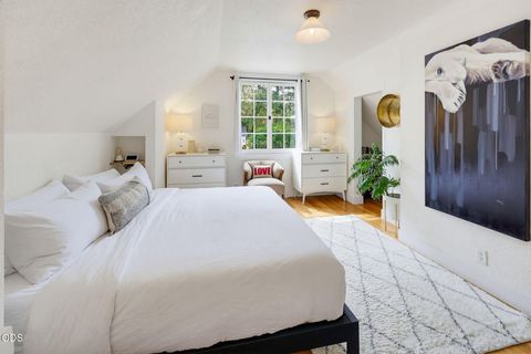 Tiny photo for 135 S 3rd Street, Jacksonville, OR 97530 (MLS # 220224601)