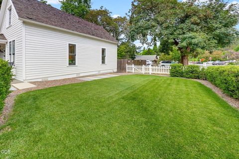 Tiny photo for 135 S 3rd Street, Jacksonville, OR 97530 (MLS # 220224601)