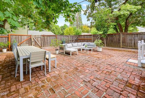 Tiny photo for 135 S 3rd Street, Jacksonville, OR 97530 (MLS # 220224601)