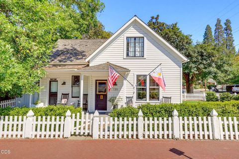 Tiny photo for 135 S 3rd Street, Jacksonville, OR 97530 (MLS # 220224601)
