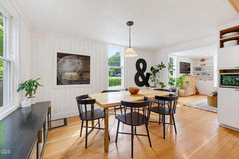 Tiny photo for 135 S 3rd Street, Jacksonville, OR 97530 (MLS # 220224601)