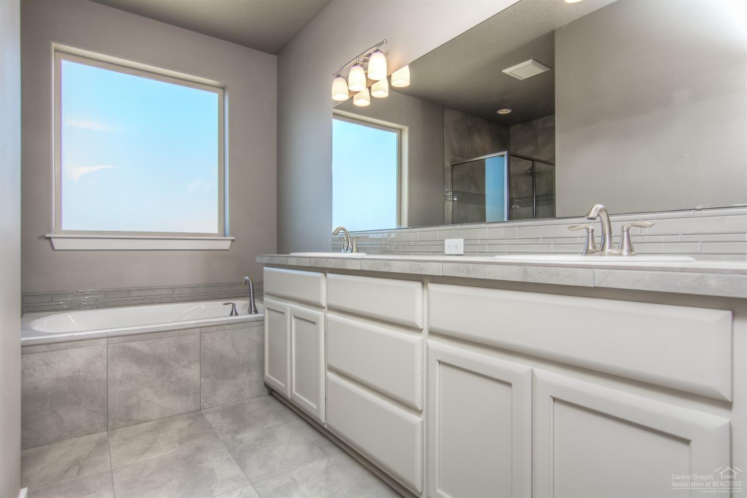 Viewpoint Ridge - Residential