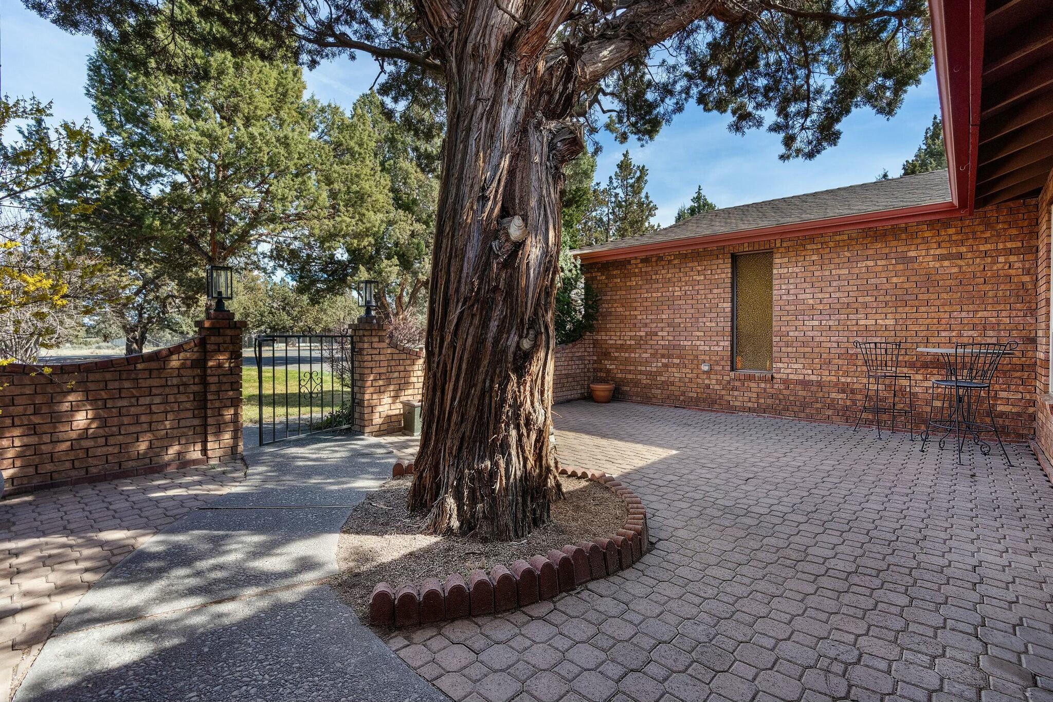 White Rock Ranchette - Residential