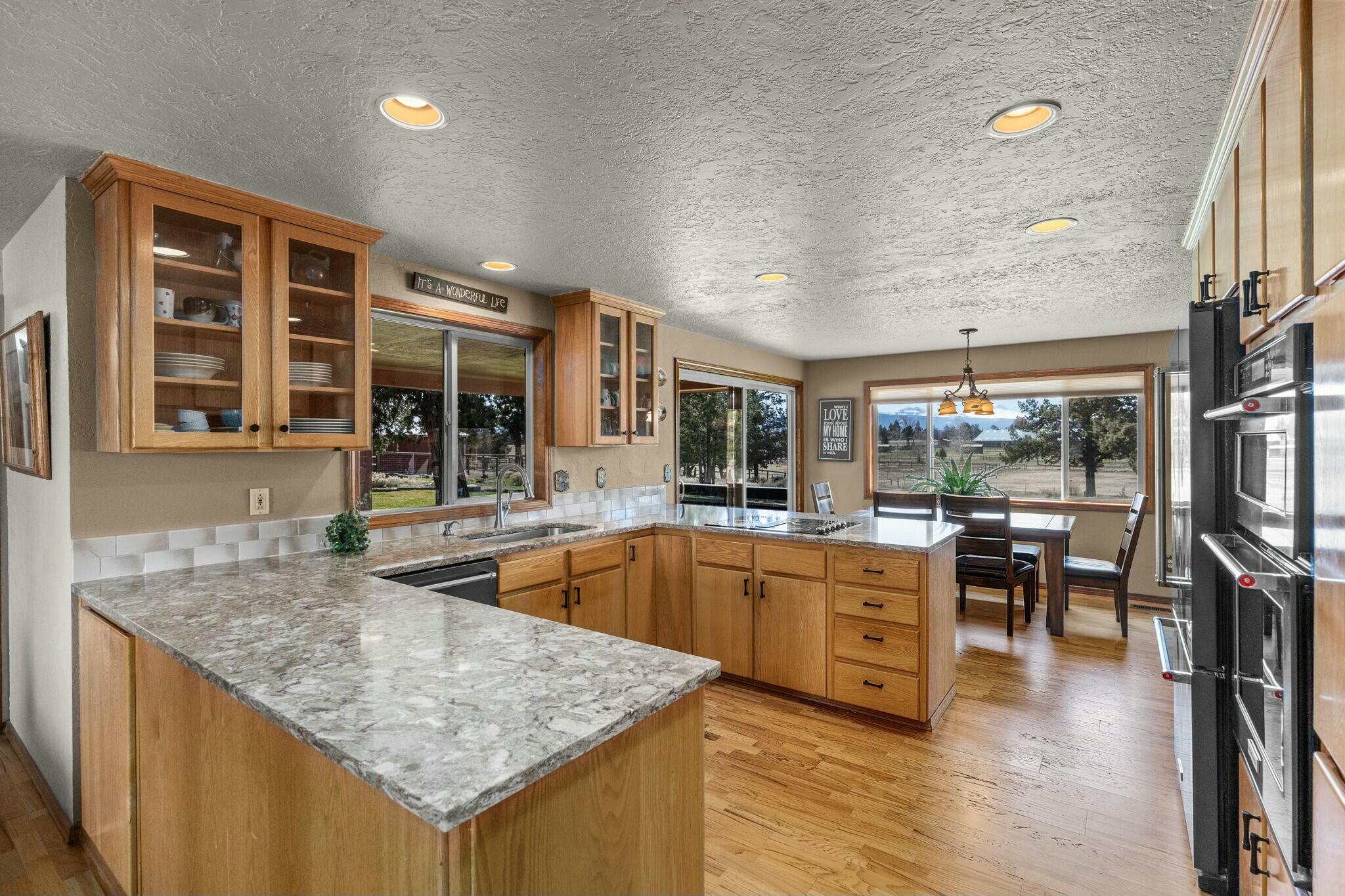 White Rock Ranchette - Residential