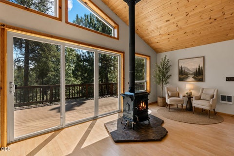 Tiny photo for 15150 Yellow Pine Loop, Bend, OR 97707 (MLS # 220227085)