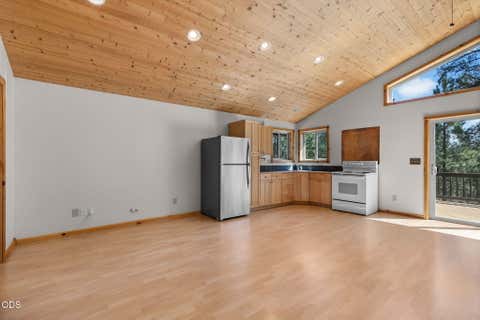 Tiny photo for 15150 Yellow Pine Loop, Bend, OR 97707 (MLS # 220227085)