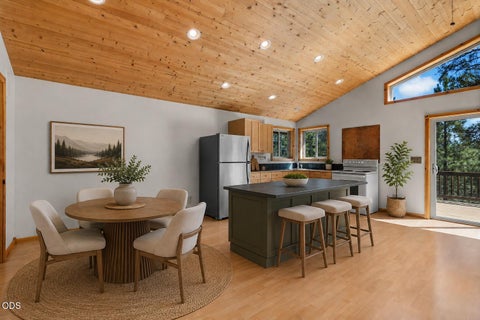 Tiny photo for 15150 Yellow Pine Loop, Bend, OR 97707 (MLS # 220227085)