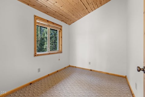 Tiny photo for 15150 Yellow Pine Loop, Bend, OR 97707 (MLS # 220227085)