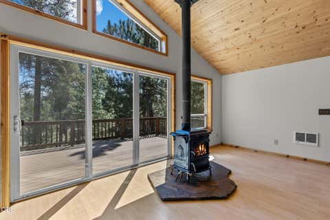 Tiny photo for 15150 Yellow Pine Loop, Bend, OR 97707 (MLS # 220227085)