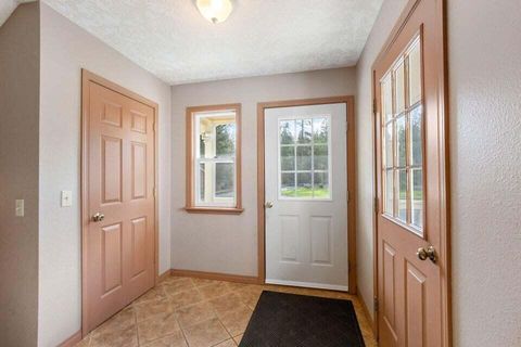 Tiny photo for 50450 Highway 31, La Pine, OR 97739 (MLS # 220180966)