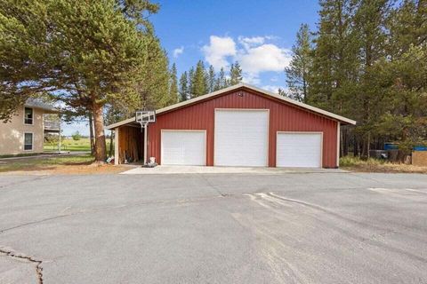 Tiny photo for 50450 Highway 31, La Pine, OR 97739 (MLS # 220180966)