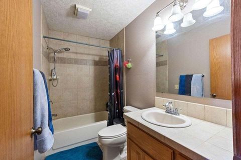 Tiny photo for 50450 Highway 31, La Pine, OR 97739 (MLS # 220180966)