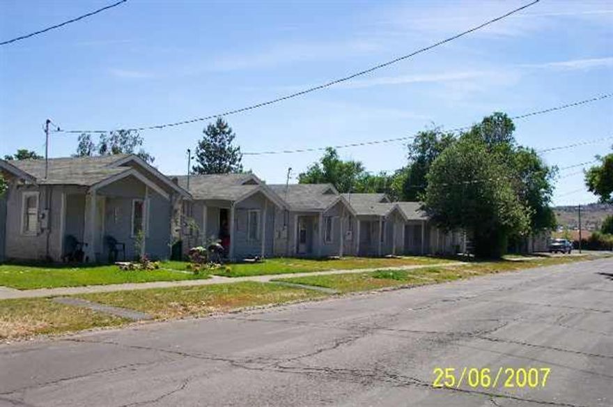 As-is Condition. House & Cottages Need Some Tlc. Foundation Of House And Couple Of Others Need Completion. Motivated Seller Will Look At All Reasonable Offers. Refer To Mls#67432.