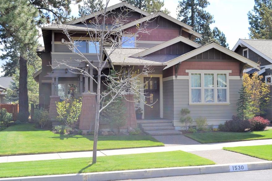 Craftsman In The Heart Of Northwest Crossing! The first floor features 1 bedroom/office with door to full bath. Beautiful great room with gas fireplace, custom built-ins and red birch flooring. The kitchen has windows overlooking the front patio, stainless appliances, island/breakfast bar. Spacious laundry room with sink and custom cabinets. Large bonus room could make 5th bedroom. The master features a balcony, walk-in closet, soaking tub and tiled shower. Landscaped, sprinklers and much more