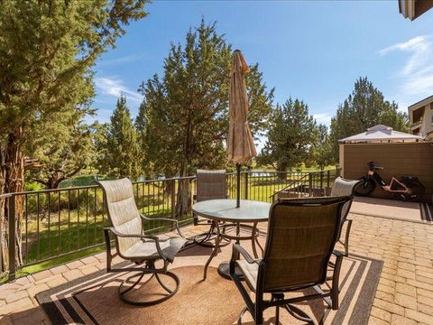 Tiny photo for 1378 Highland View Loop, Redmond, OR 97756 (MLS # 220221677)