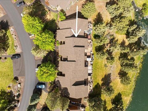 Tiny photo for 1378 Highland View Loop, Redmond, OR 97756 (MLS # 220221677)
