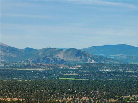 Tiny photo for 1378 Highland View Loop, Redmond, OR 97756 (MLS # 220221677)