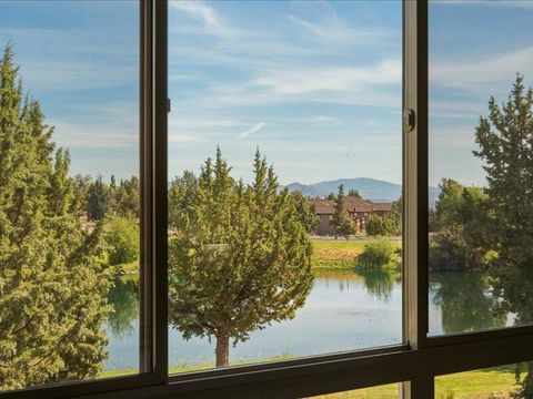 Tiny photo for 1378 Highland View Loop, Redmond, OR 97756 (MLS # 220221677)