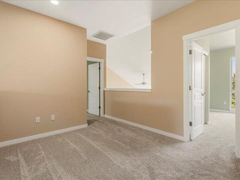 Tiny photo for 1378 Highland View Loop, Redmond, OR 97756 (MLS # 220221677)