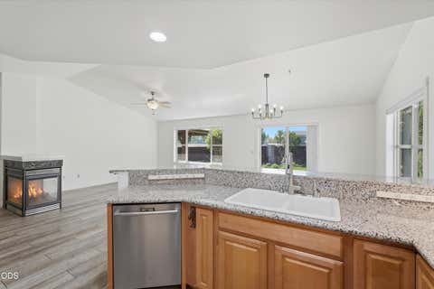 Tiny photo for 1736 NW Nickernut Place, Redmond, OR 97756 (MLS # 220227322)
