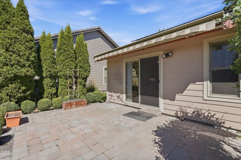 Tiny photo for 1736 NW Nickernut Place, Redmond, OR 97756 (MLS # 220227322)