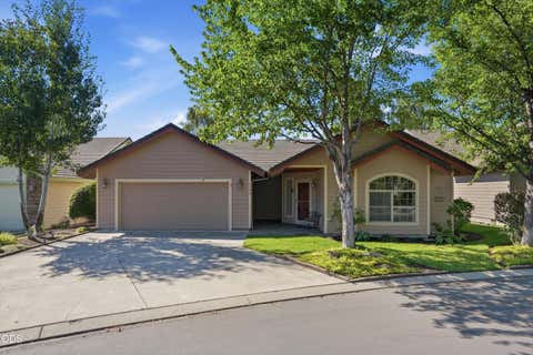 Photo of 1736 NW Nickernut Place, Redmond, OR 97756 (MLS # 220227322)