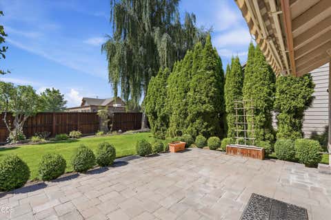 Tiny photo for 1736 NW Nickernut Place, Redmond, OR 97756 (MLS # 220227322)