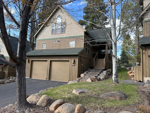 Photo of 4645 Harrier Drive, Klamath Falls, OR 97601 (MLS # 220213053)