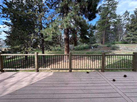 Tiny photo for 4645 Harrier Drive, Klamath Falls, OR 97601 (MLS # 220213053)