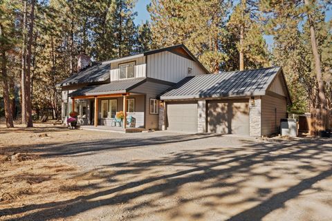 Tiny photo for 69362 Lariat, Sisters, OR 97759 (MLS # 220213271)