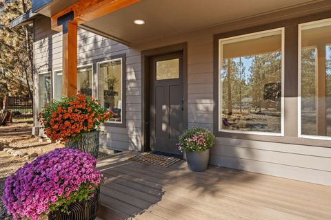 Tiny photo for 69362 Lariat, Sisters, OR 97759 (MLS # 220213271)