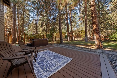 Tiny photo for 69362 Lariat, Sisters, OR 97759 (MLS # 220213271)