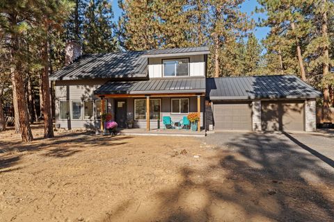 Tiny photo for 69362 Lariat, Sisters, OR 97759 (MLS # 220213271)