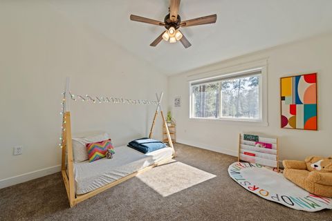 Tiny photo for 69362 Lariat, Sisters, OR 97759 (MLS # 220213271)