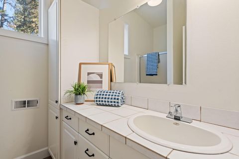 Tiny photo for 69362 Lariat, Sisters, OR 97759 (MLS # 220213271)