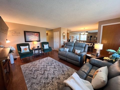 Tiny photo for 1225 B Street, Fossil, OR 97830 (MLS # 220212087)