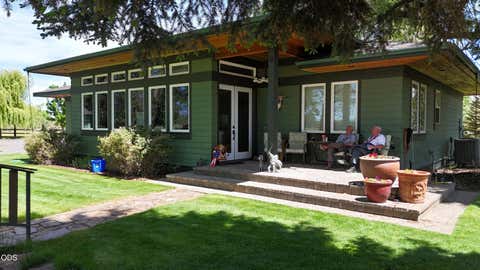 Tiny photo for 6967 SW Quarry Avenue, Redmond, OR 97756 (MLS # 220223184)