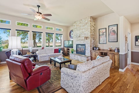 Tiny photo for 6967 SW Quarry Avenue, Redmond, OR 97756 (MLS # 220223184)