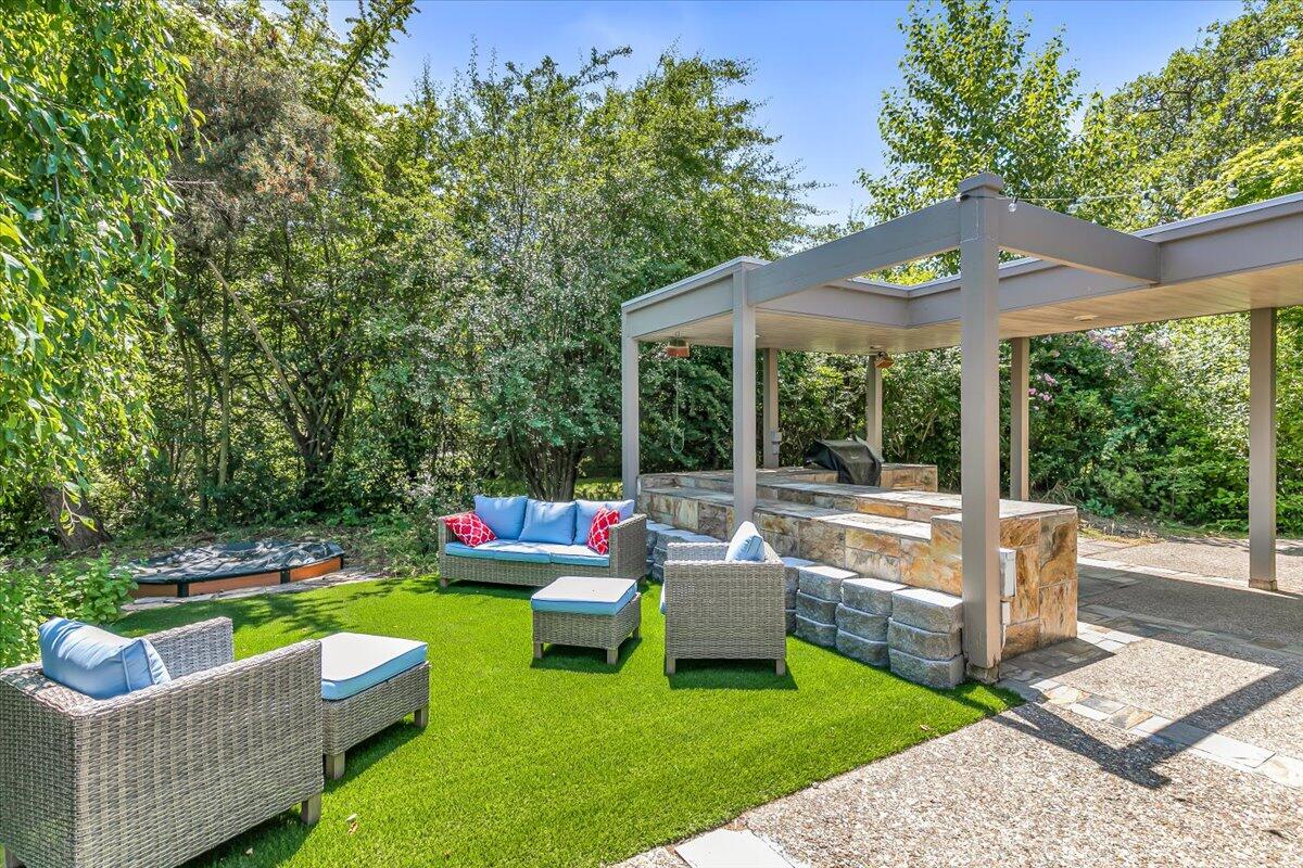 Rogue Valley Estates Subdivision - Residential