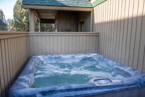 Tiny photo for 8855 SW Canyon Wren Court, Redmond, OR 97756 (MLS # 220215106)