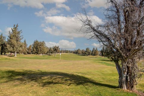 Tiny photo for 8855 SW Canyon Wren Court, Redmond, OR 97756 (MLS # 220215106)