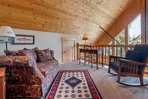 Tiny photo for 8855 SW Canyon Wren Court, Redmond, OR 97756 (MLS # 220215106)