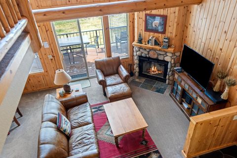 Tiny photo for 8855 SW Canyon Wren Court, Redmond, OR 97756 (MLS # 220215106)