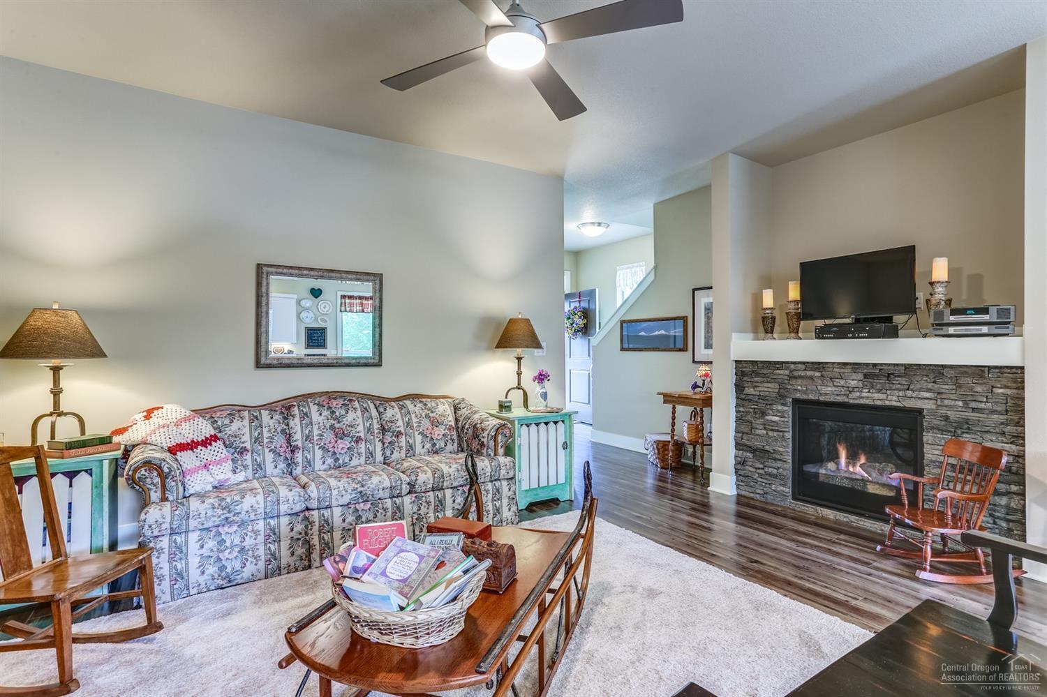 8th Street Cottages - Residential