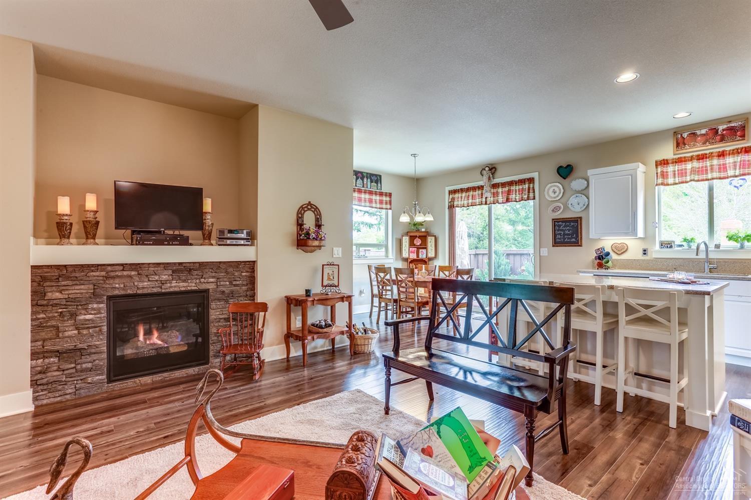 8th Street Cottages - Residential