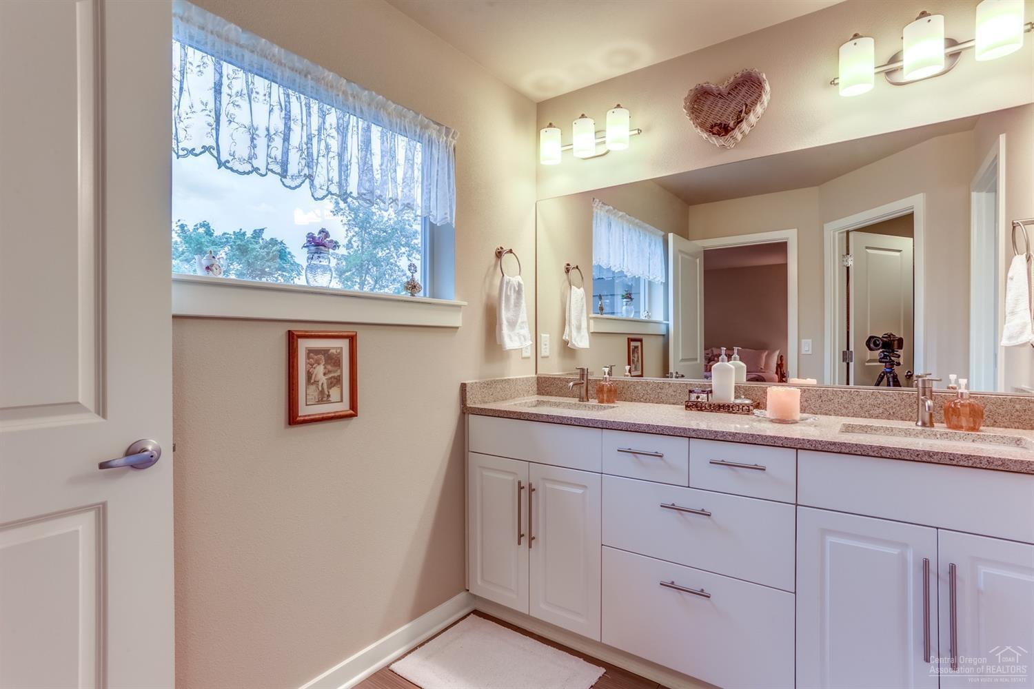 8th Street Cottages - Residential