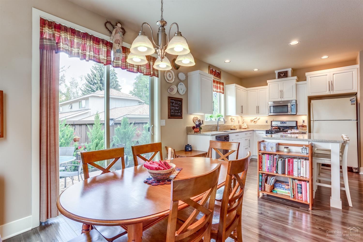 8th Street Cottages - Residential