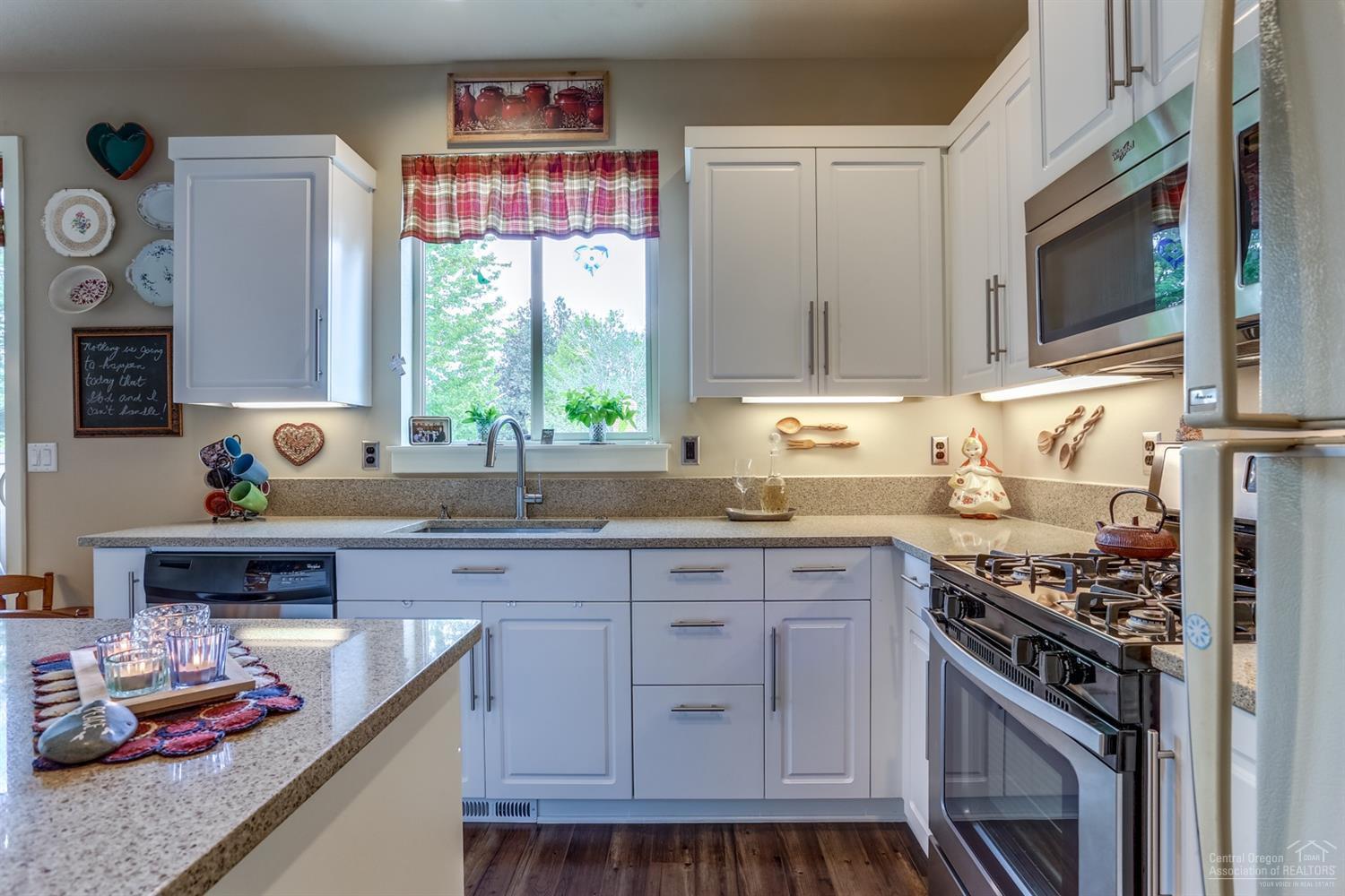 8th Street Cottages - Residential