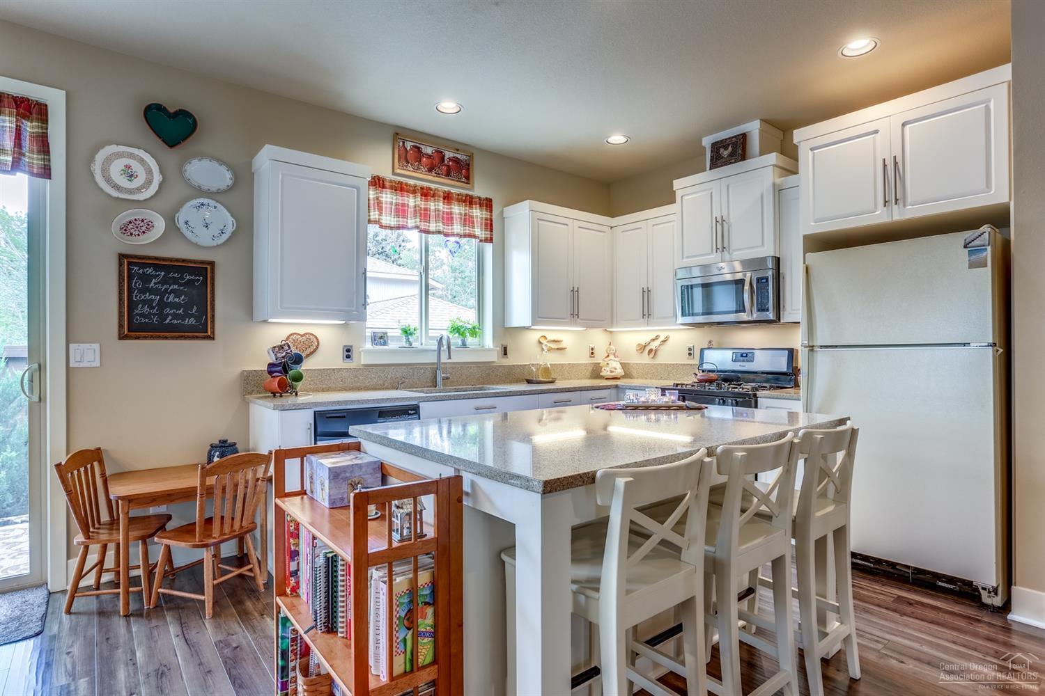 8th Street Cottages - Residential